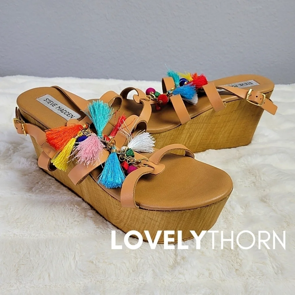 STEVE MADDEN // wooden platform tassel wedge sandals